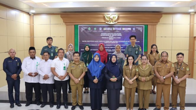 
					FOTO : Suasana foto bersama usai pelaksanaan kegiatan di Aula Kantor PA Kuala Kurun.