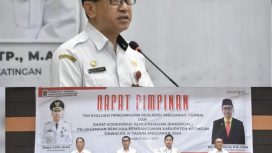 FOTO : Penjabat Sekda Katingan Deddy Ferras, saat pelaksanaan rapat. 