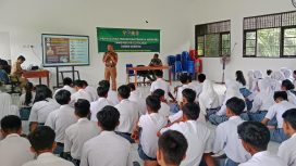 FOTO : Suasana kegiatan Penyuluhan Pencegahan Narkoba di SMKS Tarung Riwut Desa Luwuk Kanan.