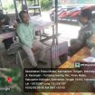 FOTO : Babinsa Koramil 1019-06/Pulau Malan, Serda Romelan Huriwijoyo, saat kegiatan Komsos. 
