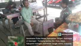 FOTO : Babinsa Koramil 1019-06/Pulau Malan, Serda Romelan Huriwijoyo, saat kegiatan Komsos. 
