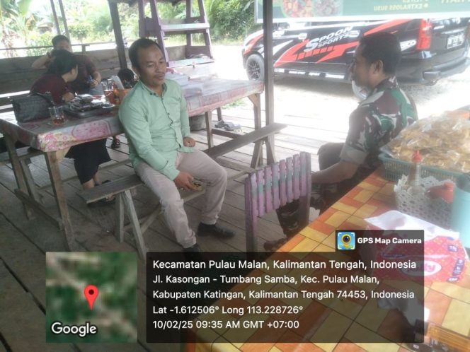 
					FOTO : Babinsa Koramil 1019-06/Pulau Malan, Serda Romelan Huriwijoyo, saat kegiatan Komsos. 
