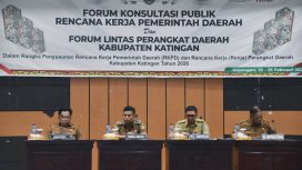 FOTO : Wabup Katingan Firdaus, saat membuka kegiatan Forum Konsultasi Publik RKPD, di Aula Bappelitbang setempat. 