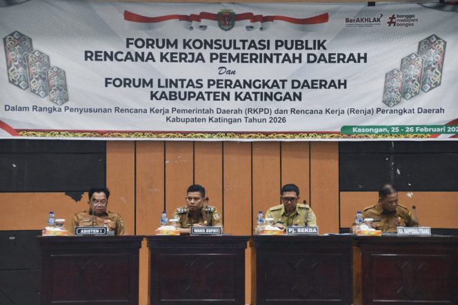 
					FOTO : Wabup Katingan Firdaus, saat membuka kegiatan Forum Konsultasi Publik RKPD, di Aula Bappelitbang setempat. 