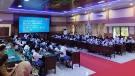 FOTO : Suasana saat para peserta mengikuti kegiatan Peningkatan Literasi Digital, di aula BKAD Katingan.