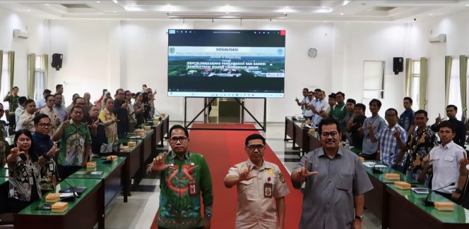 
					FOTO : Plh Bupati Katingan saat membuka kegiatan sosialisasi.