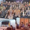 FOTO : Suasana aparatur desan dan kelurahan foto bersama saat mengikuti pelatihan, di Media Centre Diskominfostandi Katingan.

