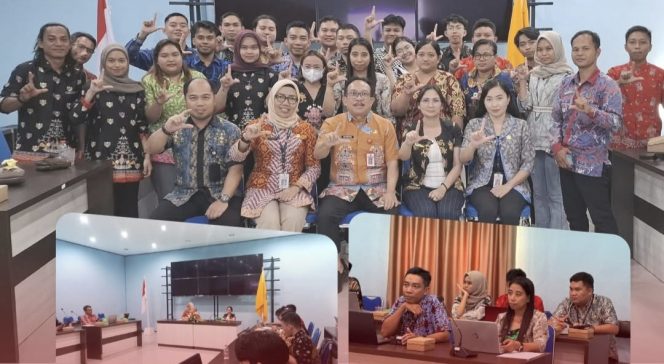 
					FOTO : Suasana aparatur desan dan kelurahan foto bersama saat mengikuti pelatihan, di Media Centre Diskominfostandi Katingan.
