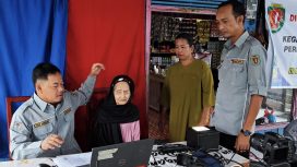 FOTO : Suasana kegiatan program kegiatan DUMAH Disdukcapil Katingan di Kecamatan Mendawai.