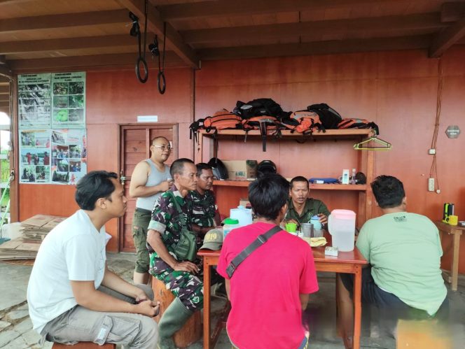 
					FOTO : Suasana Komsos dilakukan Kopda Imam.
