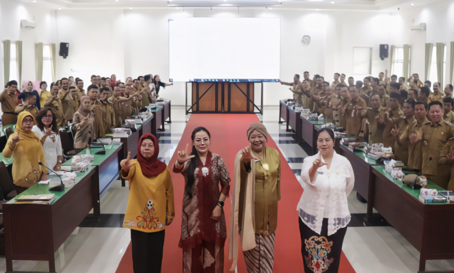 
					FOTO : Suasana Kegiatan Sosialisasi di Aula Bappedalitbang Katingan