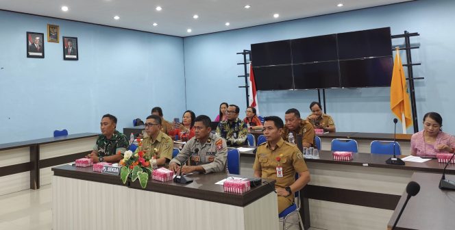 
					FOTO : Pj Sekda Katingan Deddy Ferras, saat mengikuti Rakor.