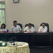 FOTO : Suasana saat kegiatan rapat evaluasi.