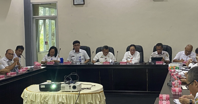 
					FOTO : Suasana saat kegiatan rapat evaluasi.