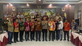 FOTO : Wakil Bupati Katingan Firdaus, dan Forkompinda saat hadiri rapat Anev.