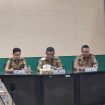 FOTO : Wakil Bupati Katingan Firdaus, didampingi Asisten II Setda Katingan dan Kabag EKSDM, saat rapat audiensi.