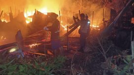 FOTO : Suasana saat terjadi kebakaran di Tumbang Manggu.
