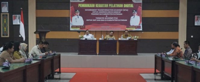 
					FOTO : Suasana foto bersama usai kegiatan