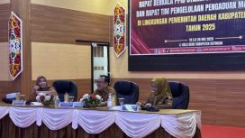 FOTO : Suasana foto bersama usai melaksanakan kegiatan.
