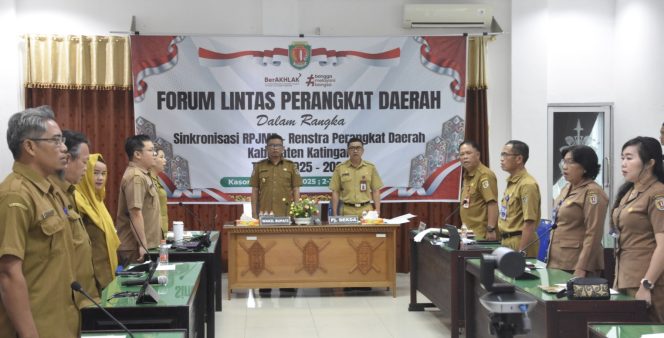 
					FOTO : Suasana Bupati Firdaus, saat pelaksanaan forum lintas perangkat daerah.
