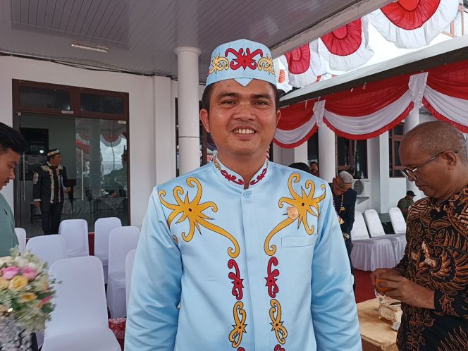 
					Ketua DPRD Kabupaten Gunung Mas Binartha