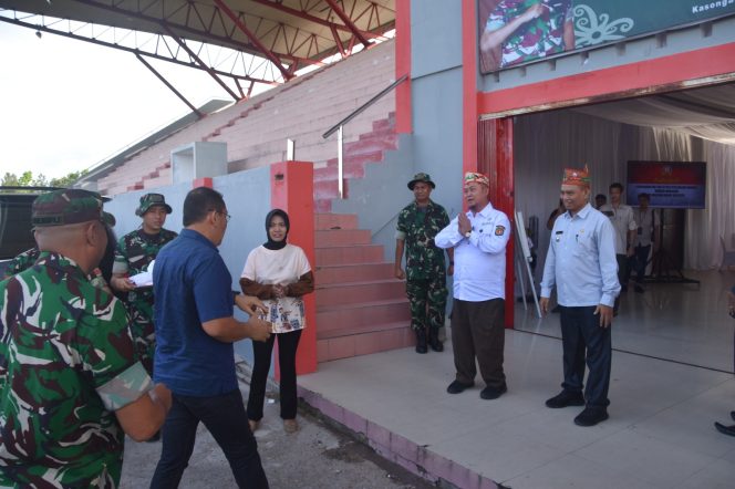 
					FOTO : Bupati dan Wakil Bupati Katingan serta forkopimda saat hadiri kunjungan kerja Pangdam di Katingan.