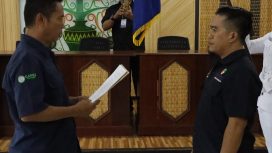 FOTO : Pengurus PWI Kabupaten Katingan Masa Bakti 2025-2028 resmi dilantik Ketua PWI Provinsi Kalteng Muhammad Zainal, di aula Dinas PUPR Katingan.