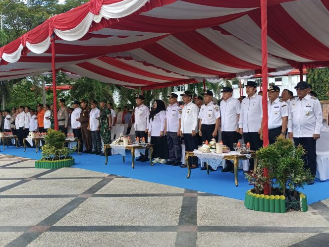 
					FOTO : Wabup Firdaus, saat hadiri apel kesiapsiagaan Karhutla Kalteng.