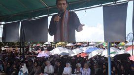 FOTO : Ustadz Prof. H. Abdul Somad (UAS) saat Tabligh Akbar di Tumbang Samba.