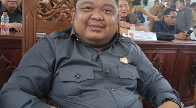 FOTO : Anggota DPRD Kabupaten Gunung Mas Tuah