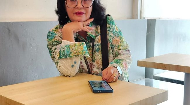 FOTO : Anggota DPRD Kabupaten Gunung Mas Rayaniatie Djangkan