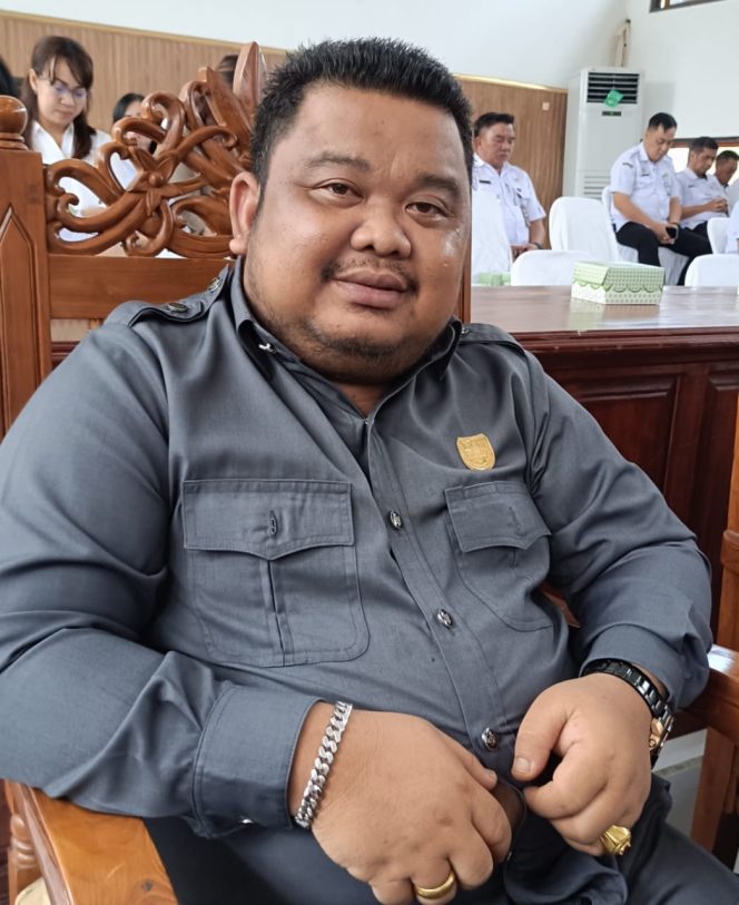
					FOTO : Anggota DPRD Kabupaten Gunung Mas Tuah