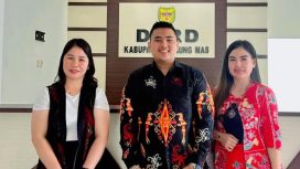 BERSAMA : Anggota DPRD Kabupaten Gumas Elvi Esie (kanan) bersama koleganya Indra H Kiaji dan Karolina, di kantor DPRD setempat, pekan lalu.