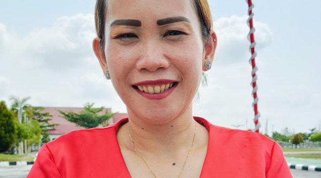 FOTO : Wakil Ketua I DPRD Kabupaten Gunung Mas Nomi Aprilia