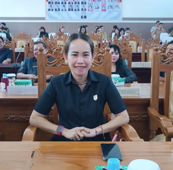 
					FOTO : Wakil Ketua I DPRD Kabupaten Gunung Mas Nomi Aprilia