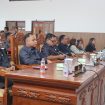 PARIPURNA : Anggota DPRD Kabupaten Gumas Herbert Y Asin (ujung kiri) ketika menghadiri rapat paripurna DPRD setempat, belum lama ini.