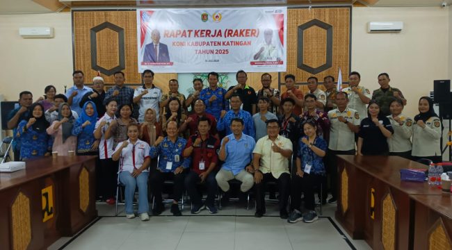 FOTO : Pengurus dan Pengcab saat kegiatan Rapat Kerja KONI Kabupaten Katingan.