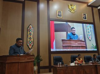 FOTO : Anggota DPRD Kabupaten Katingan Fahmi Fauzi, saat menyampaikan laporan sebagai Ketua Bapemperda.