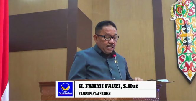 
					FOTO : Anggota DPRD Kabupaten Katingan Fahmi Fauzi, saat penyampaikan pendapat akhir fraksi partai NasDem.