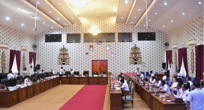 
					FOTO : Suasana pelaksanaan rapat di ruang DPRD Katingan.