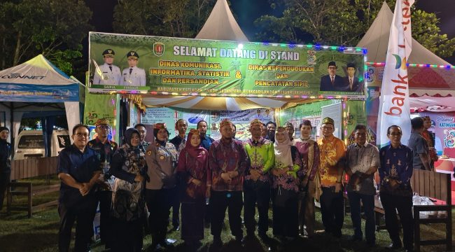 FOTO : Bupati dan Wakil Bupati Katingan saat pembukaan Katingan Expo 2025.