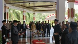 FOTO : Bupati Saiful, melantik Christian Rain sebagai Pj Sekda Katingan.