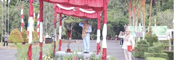 
					FOTO : Gubernur Kalteng Agustiar Sabran, saat pimpin upacara peringatan Hari Jadi ke-23 Kabupaten Katingan, di halaman kantor Bupati setempat.