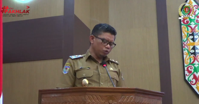 
					FOTO : Wakil Bupati Firdaus, saat menyampaikan pidato pengantar Bupati Katingan.
