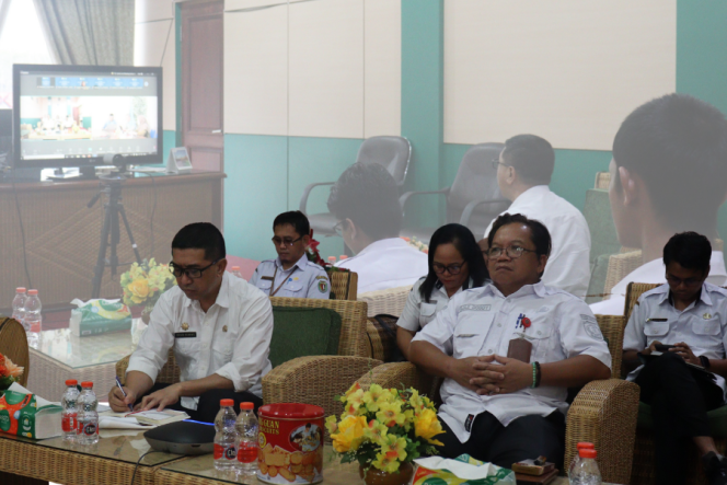
					FOTO : Suasana saat pembekalan bagi peserta KKN dipimpin Pj Sekda Katingan.
