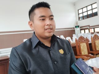 FOTO : Anggota DPRD Kabupaten Gunung Mas Indra H Kiaji