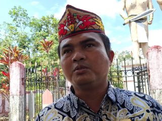 FOTO : Ketua DPRD Kabupaten Gunung Mas Binartha