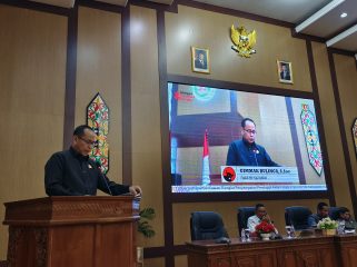 FOTO : Juru bicara fraksi PDI Perjuangan, Gimmak Bulinga.