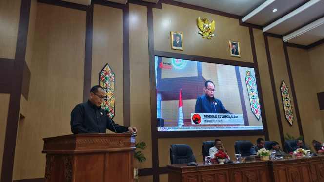 
					FOTO : Juru bicara fraksi PDI Perjuangan, Gimmak Bulinga.