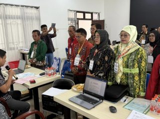 FOTO : Suasana saat Puluhan Kepsek di Katingan diperiksa oleh jaksa.